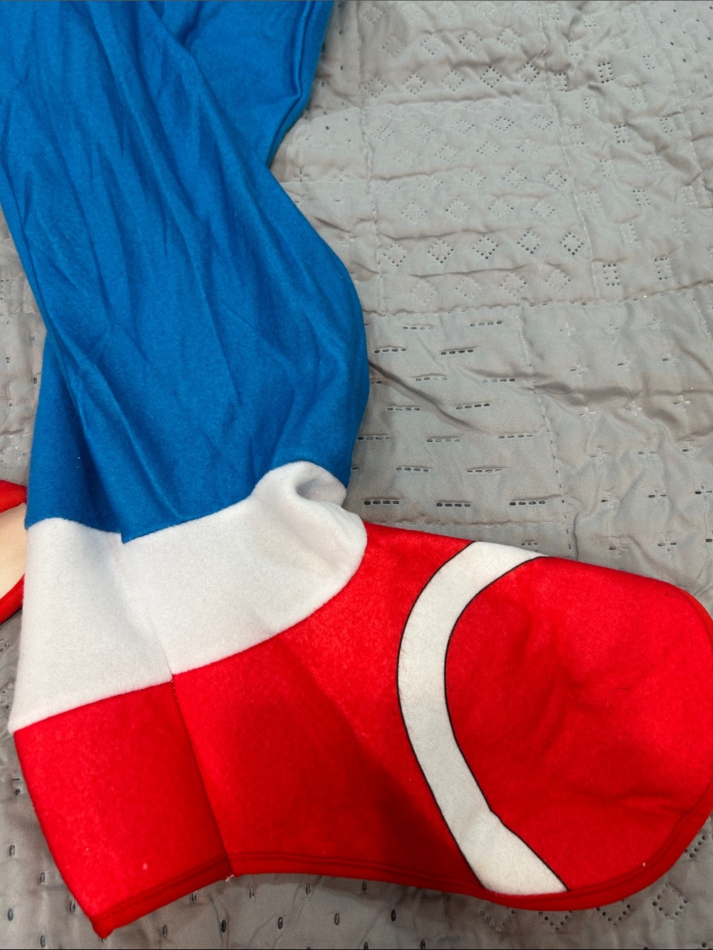 XL sonic the hedgehog one piece costume zipper front - Picture 4 of 10